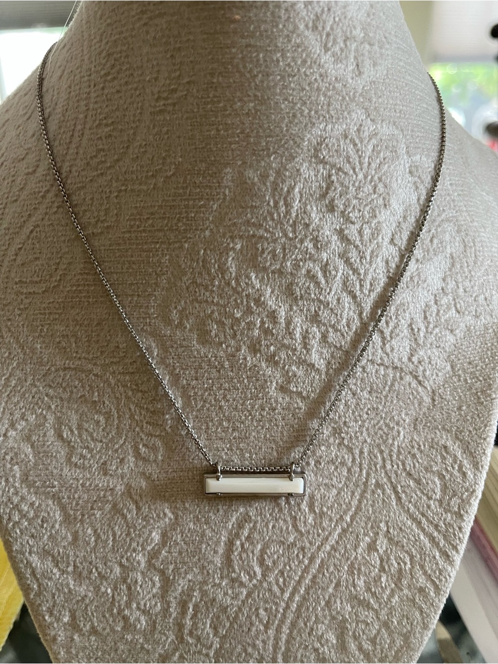 Kendra Scott Silver Bar Pendant Necklace - White.  With gift box and bag.